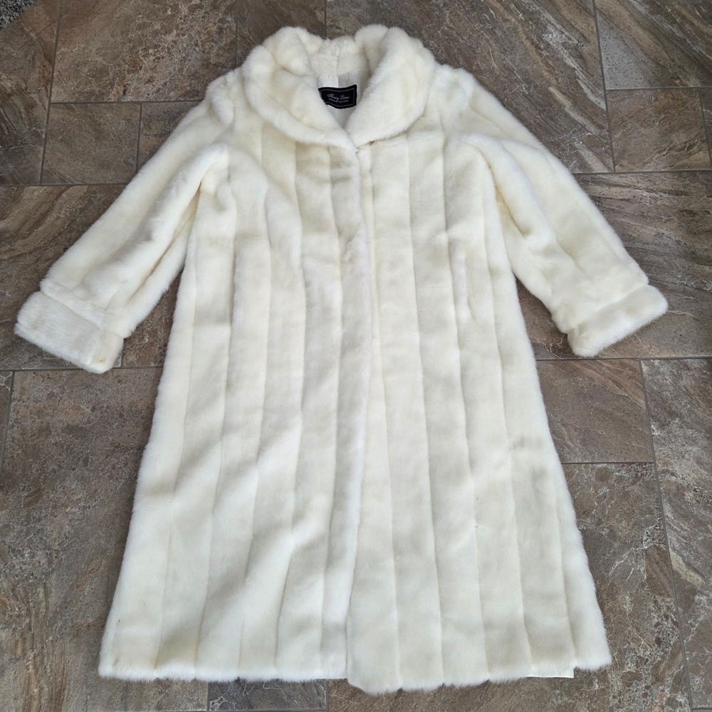Terry‎ Lewis Classic Luxuries Faux Fur Coat Winter White Ribbed Longline Coat